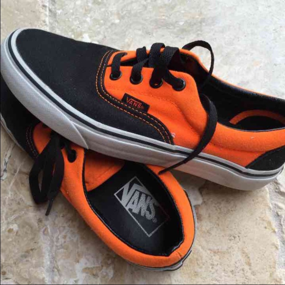 Vans sz 6.5 woman 5 Men. Great condition!!!